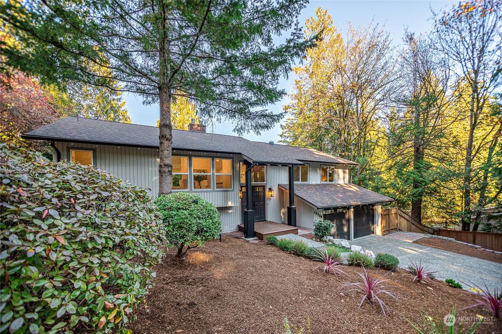Photo of 17720 NE 26th Street, Redmond, WA 98052 (MLS # 2017944)
