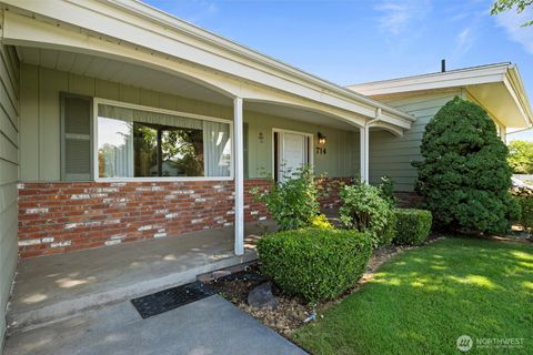 Photo of 714 Canterbury Road NW, Soap Lake, WA 98851 (MLS # 2402998)