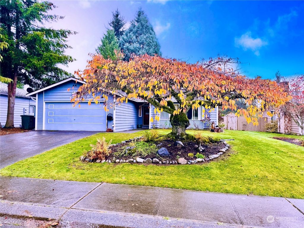 Photo of 4712 SW 150th place Pl, Lynnwood, WA 98087 (MLS # 2311037)