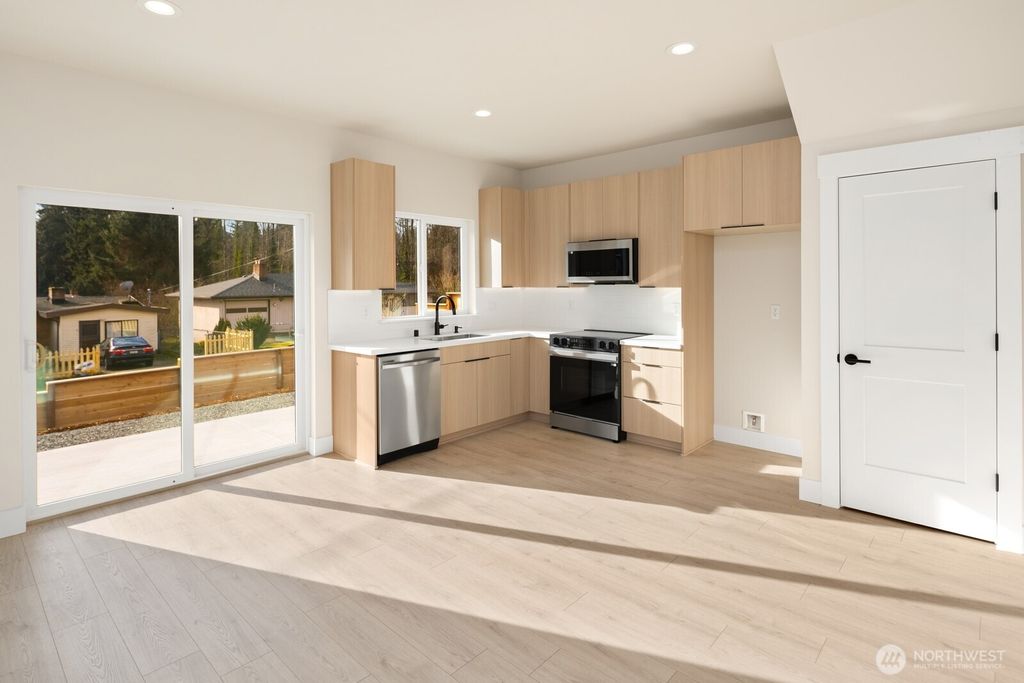 Photo of 908 S 138th Street, Burien, WA 98168 (MLS # 2472973)