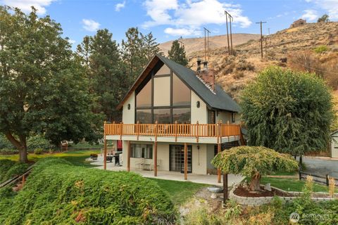 Photo of 1287 Malaga Alcoa Highway, Wenatchee, WA 98828 (MLS # 2427119)