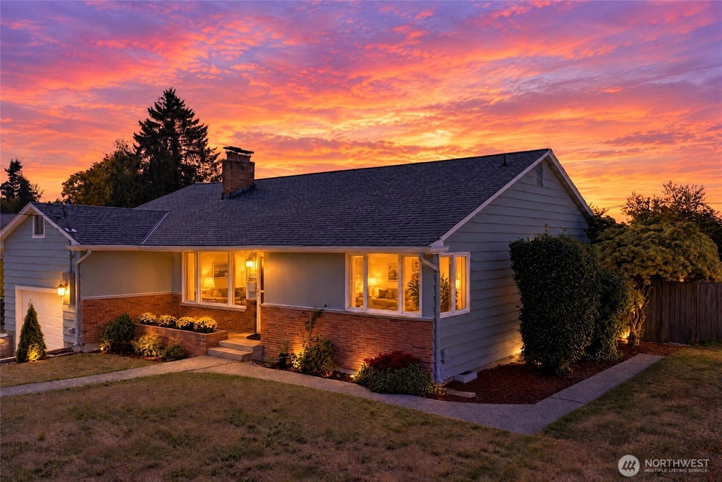 Photo of 2702 N Winnifred Street, Tacoma, WA 98407 (MLS # 2590908)
