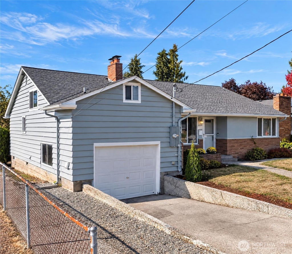 Photo of 2702 N Winnifred Street, Tacoma, WA 98407 (MLS # 2590908)