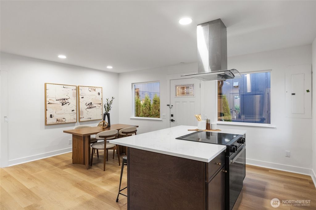 listing image 9369789460789721012