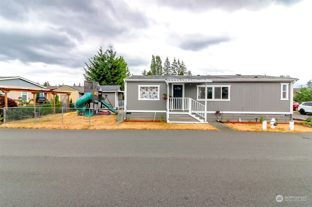 Photo of 15410 SE 272nd St #43, Kent, WA 98042 (MLS # 2272145)