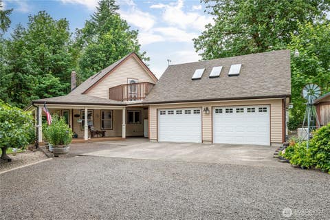 Photo of 241 Growlers Gulch Road, Castle Rock, WA 98611 (MLS # 2554925)