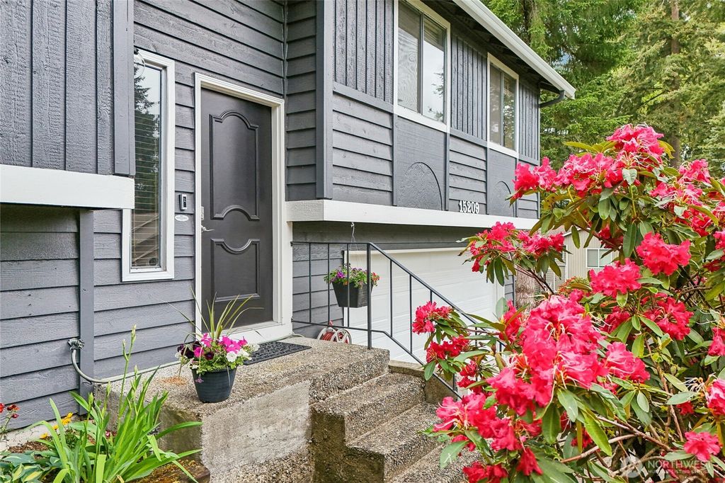 Photo of 15209 SE 176th Place, Renton, WA 98058 (MLS # 2377854)