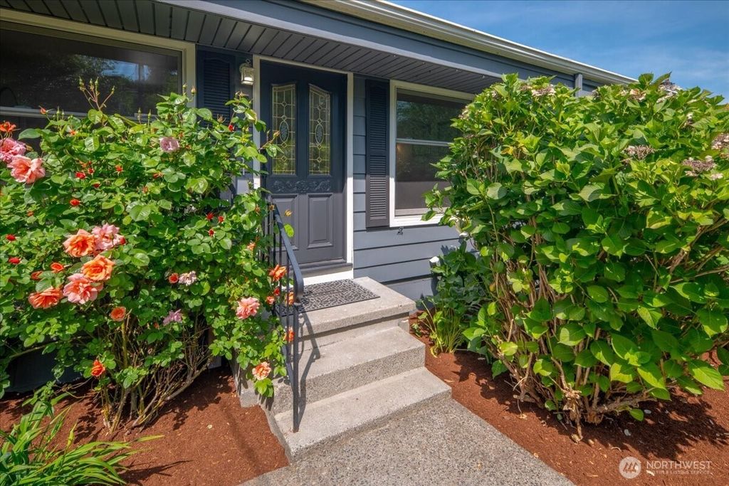 Photo of 5421 48th Avenue SW, Seattle, WA 98136 (MLS # 2528135)