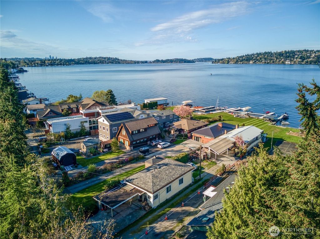 Photo of 10006 Rainier Avenue S, Seattle, WA 98178 (MLS # 2440026)