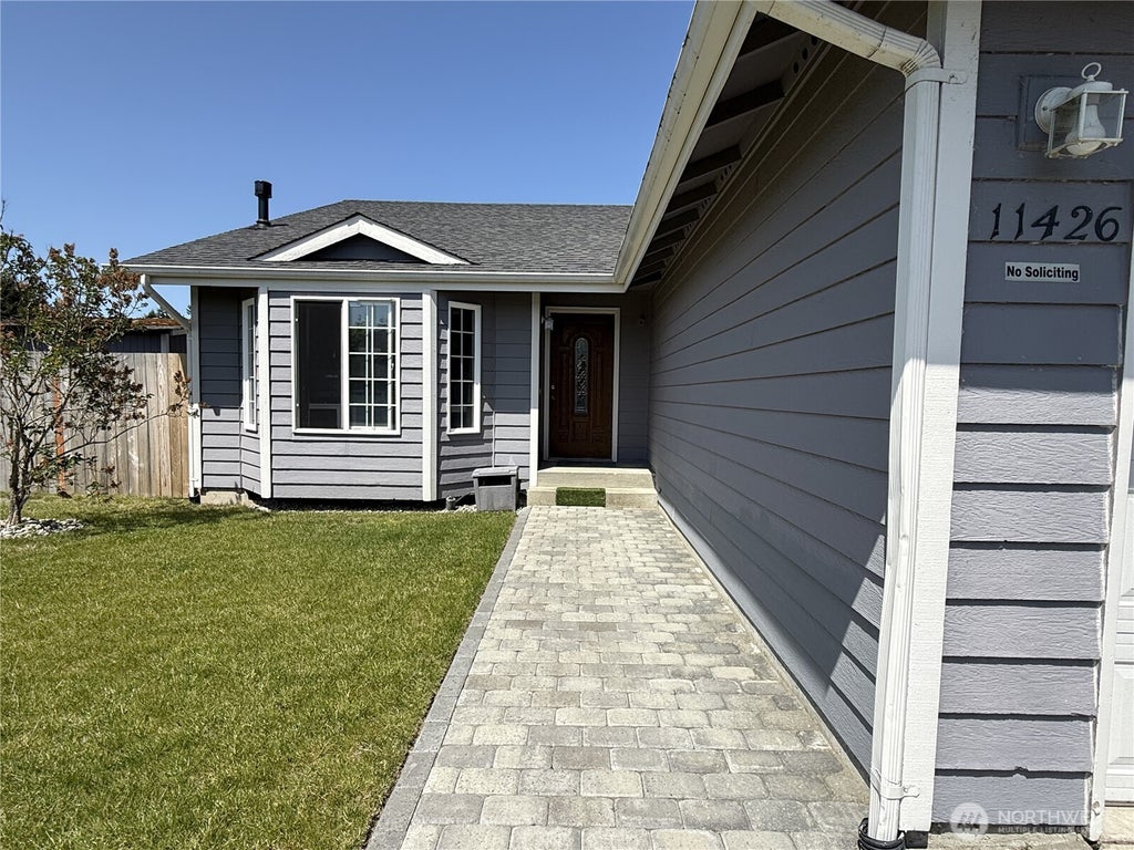 Photo of 11426 SE 307th Place, Auburn, WA 98092 (MLS # 2381307)