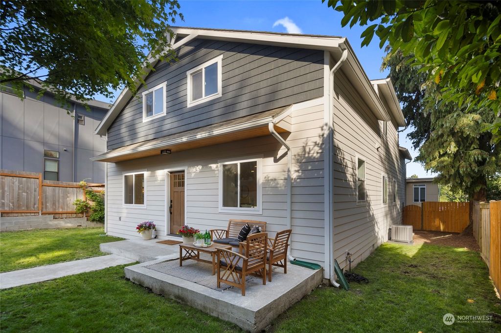 Photo of 10104 31st Avenue SW, Seattle, WA 98146 (MLS # 2243554)