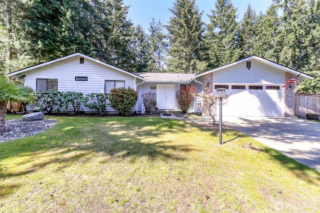 Photo of 11706 16th Avenue NW, Gig Harbor, WA 98332 (MLS # 2504163)
