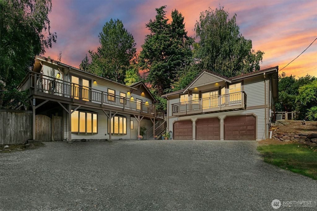 Photo of 18901 61 Avenue NE, Kenmore, WA 98028 (MLS # 2514337)