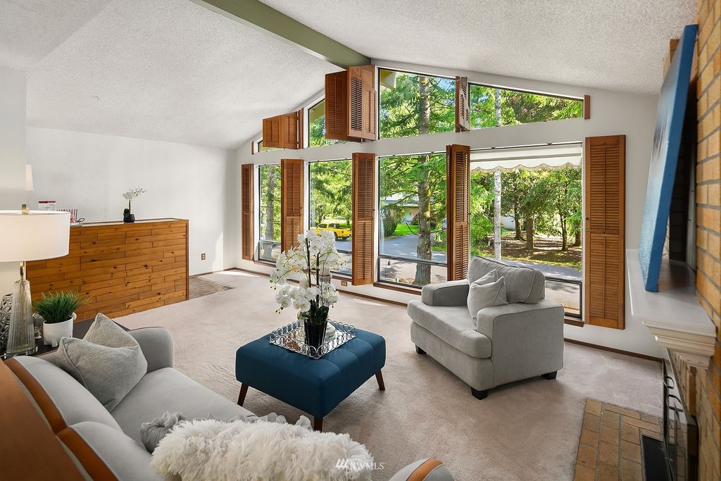 Photo of 23712 NE 72nd Street, Redmond, WA 98053 (MLS # 1943861)