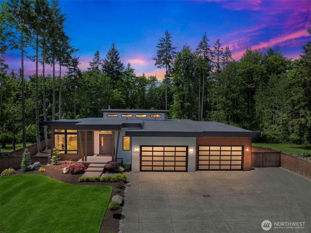 Photo of 13805 183rd Avenue SE, Renton, WA 98059 (MLS # 2405092)