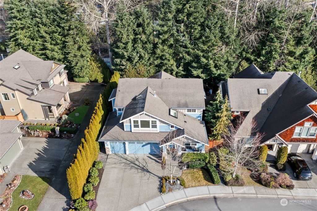 Photo of 126 Ilwaco Place NE, Renton, WA 98059 (MLS # 2037147)