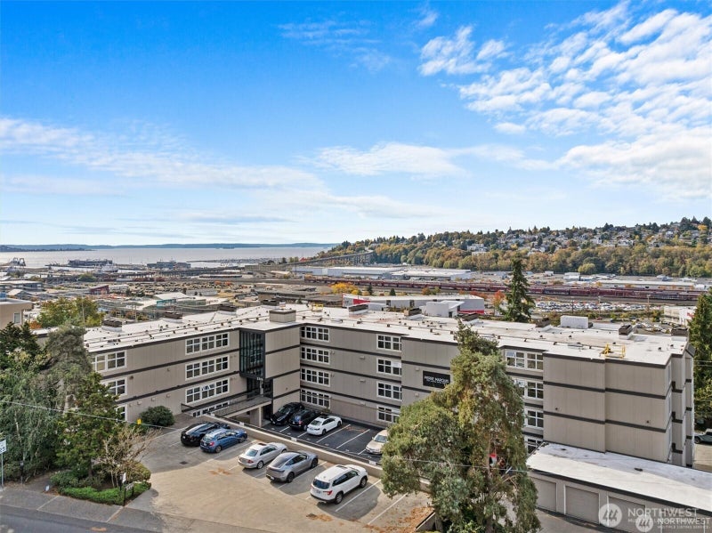 2253 Gilman Drive W 104