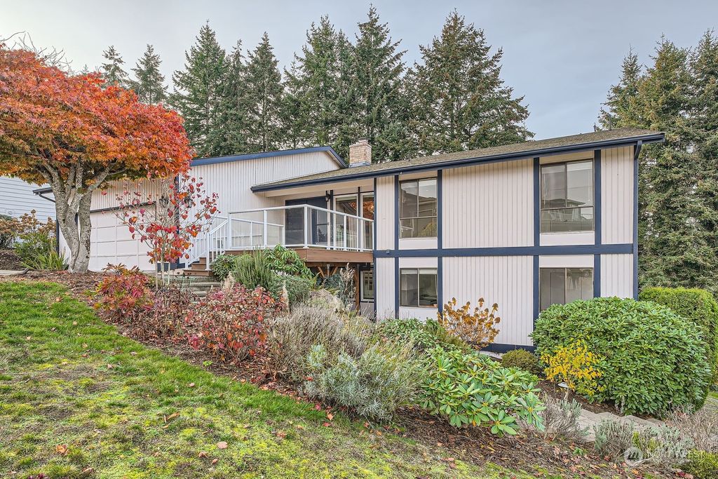 Photo of 31215 41st Place SW, Federal Way, WA 98023 (MLS # 2310875)