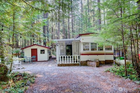 Photo of 74 3 Schinn Canyon Circle, Deming, WA 98244 (MLS # 2347844)