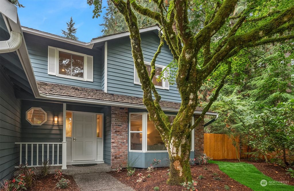 Photo of 24247 NE 5th Place, Sammamish, WA 98074 (MLS # 2169107)