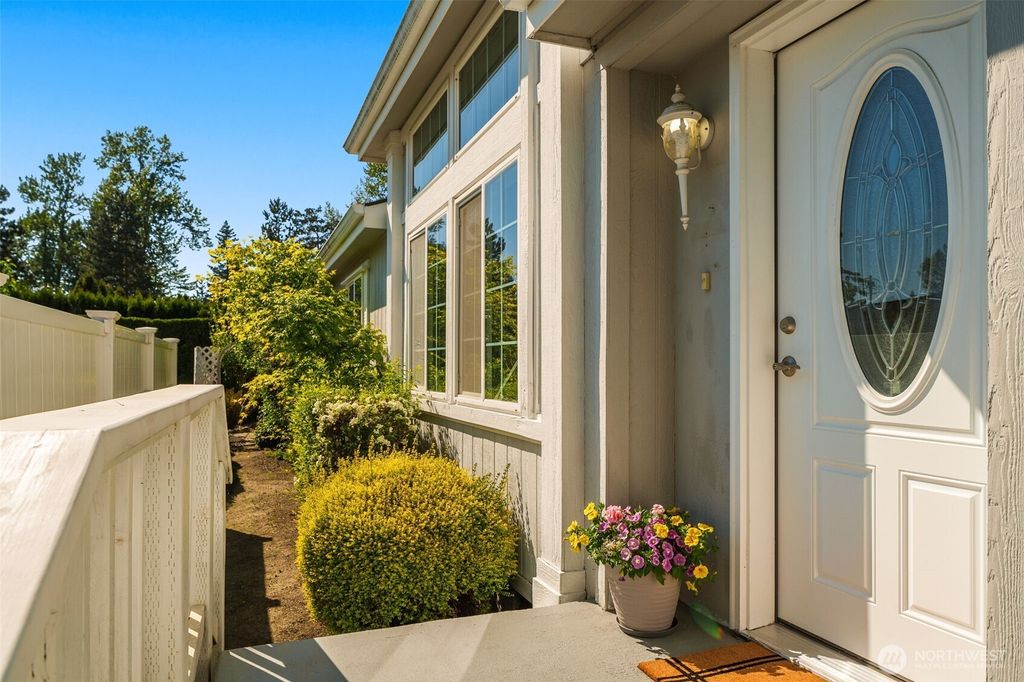 Photo of 23606 Lake Dr DR W, Bothell, WA 98021 (MLS # 2517410)
