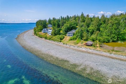 20818 President Point Road NE Kingston WA 98346