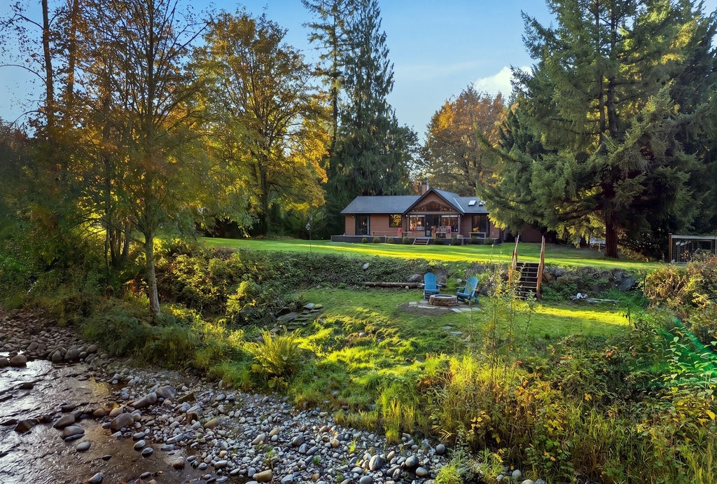 Photo of 4652 332nd Avenue SE, Fall City, WA 98024 (MLS # 2596811)