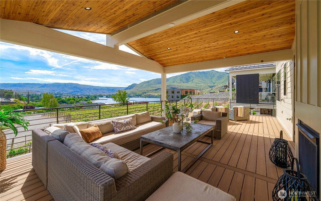 Photo of 203 Bluebell Court, Chelan, WA 98816 (MLS # 2525535)