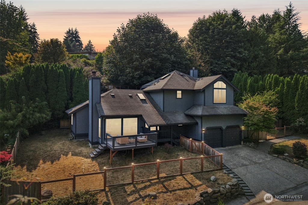 Photo of 5231 NE 193rd Place, Lake Forest Park, WA 98155 (MLS # 2567268)