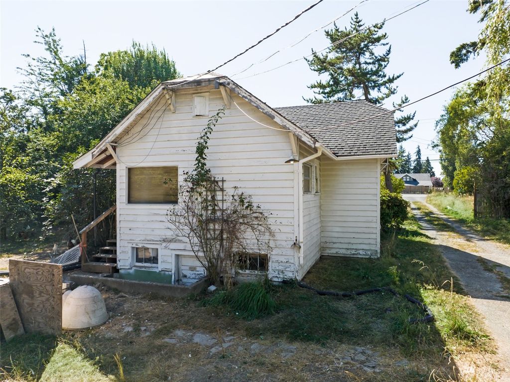 Photo of 19618 108th Avenue SE, Kent, WA 98055 (MLS # 1988299)