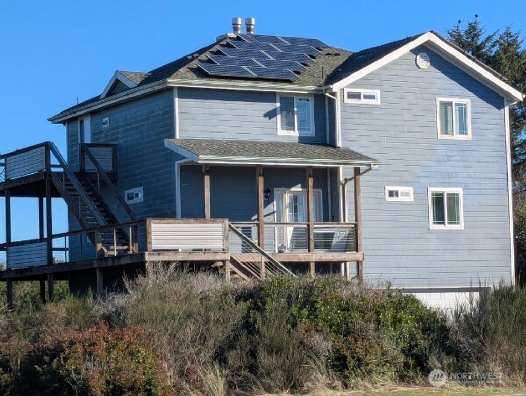 Photo of 1264 E Ocean Shores Boulevard SW, Ocean Shores, WA 98569 (MLS # 2472874)