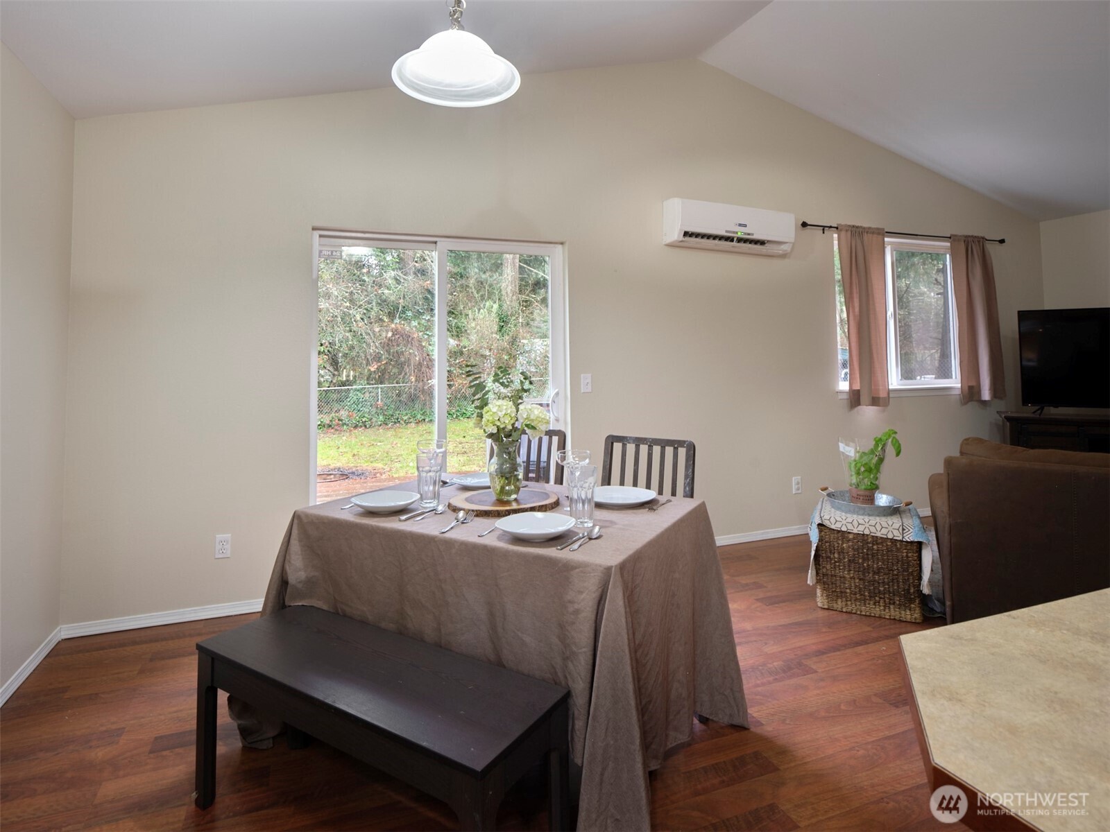 16935 Kalmia Court SE