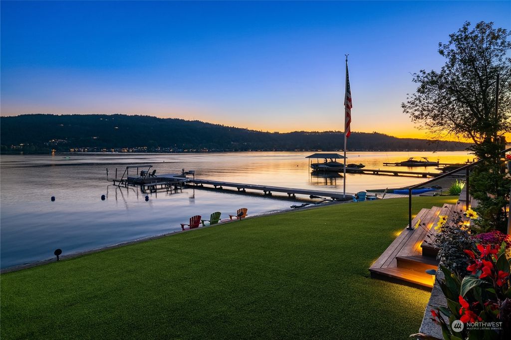 Photo of 4245 206th Avenue SE, Sammamish, WA 98075 (MLS # 2170437)