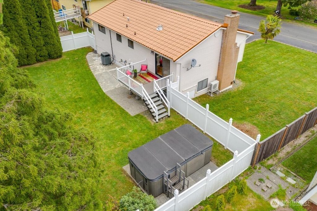 Photo of 7918 W Glen Drive, Everett, WA 98203 (MLS # 2514527)