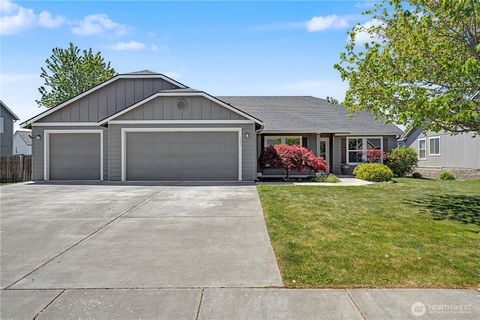 Photo of 5929 Bluewood Street, West Richland, WA 99353 (MLS # 2516989)