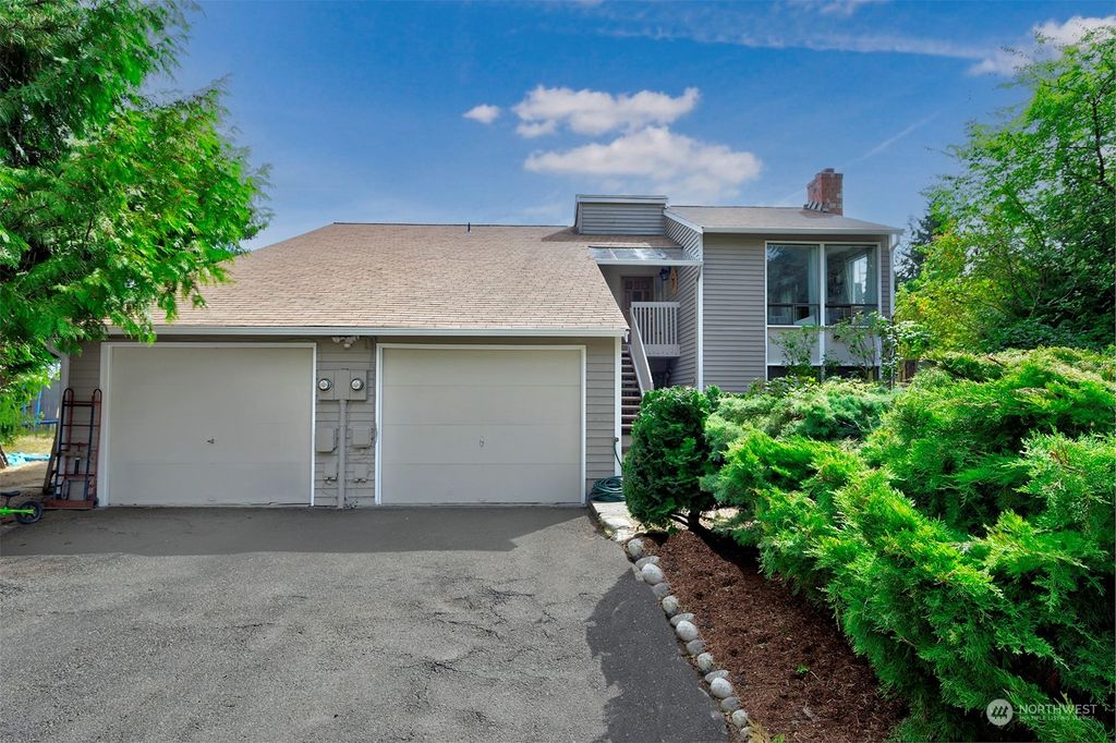 Photo of 21405 21407 46th Place W, Mountlake Terrace, WA 98043 (MLS # 2151019)
