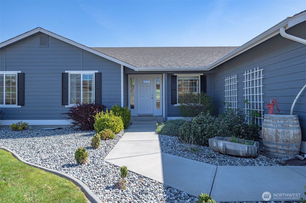 Photo of 2327 Spring Wheat Road, East Wenatchee, WA 98802 (MLS # 2503630)