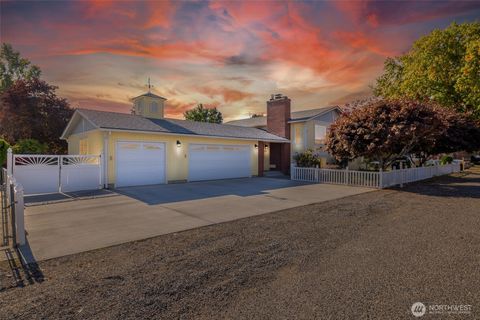 Photo of 5612 W Marie St St, Pasco, WA 99301 (MLS # 2448028)