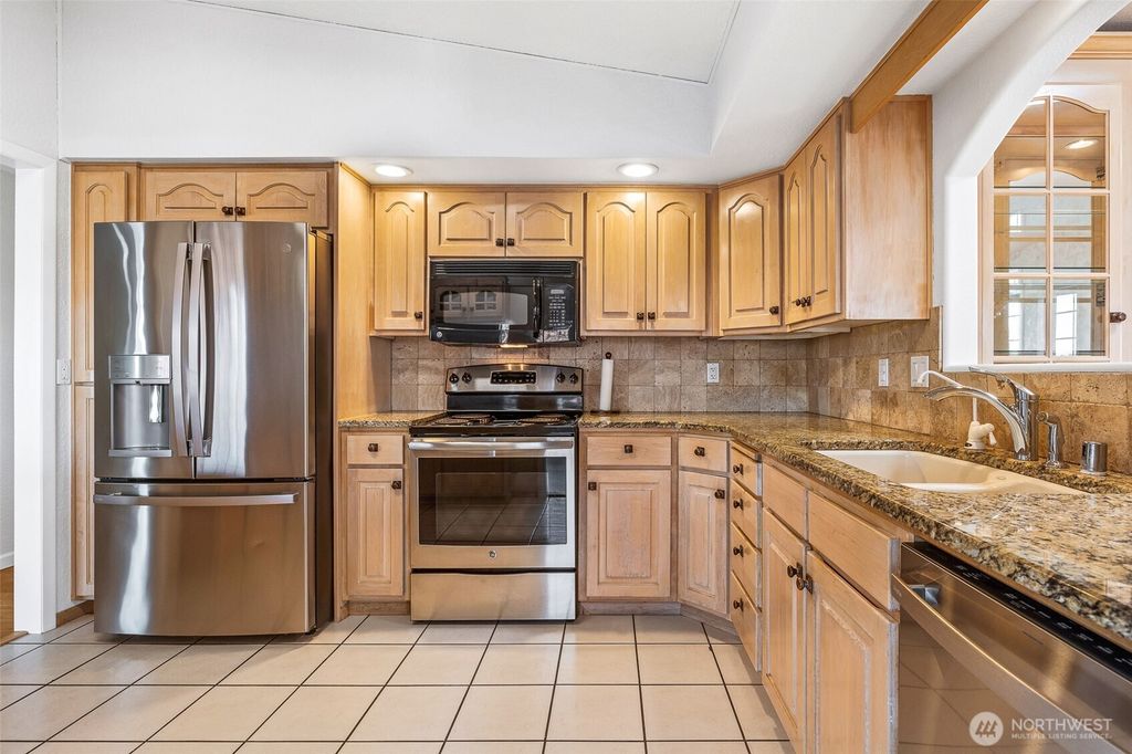 Photo of 5612 W Marie St St, Pasco, WA 99301 (MLS # 2448028)