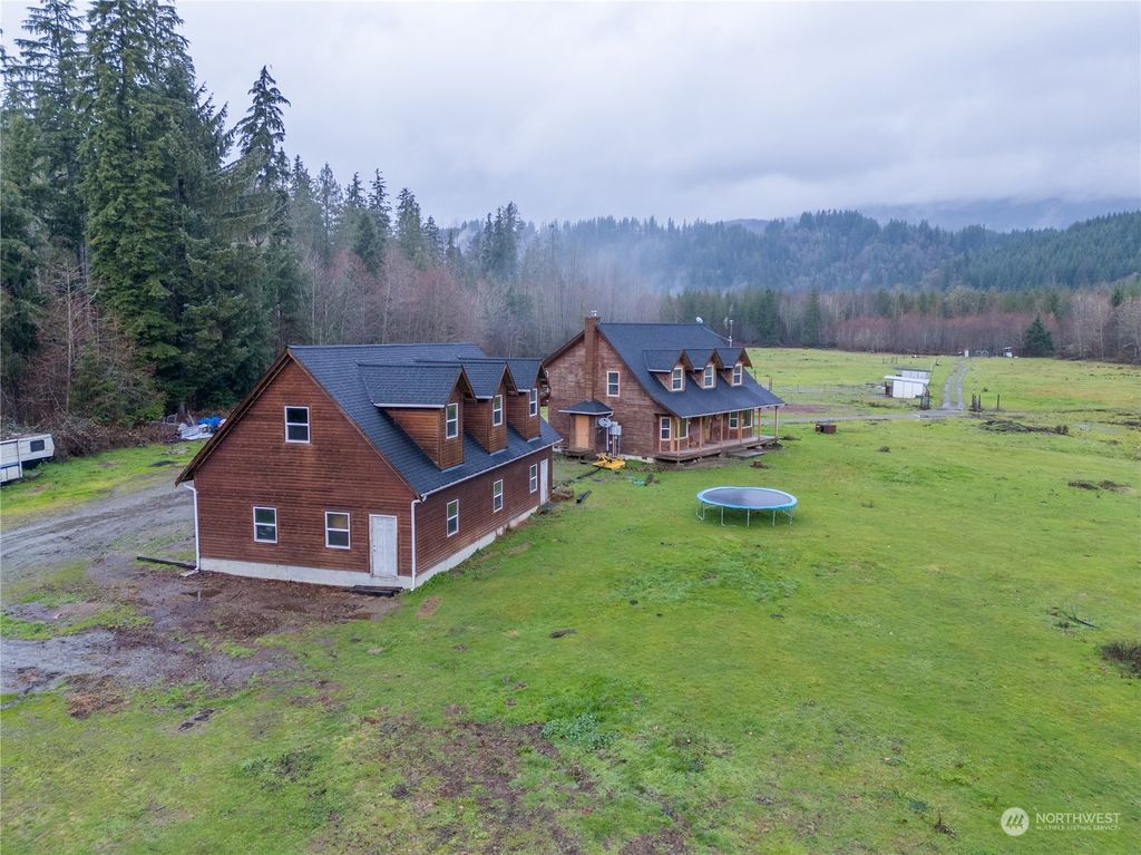 Photo of 30710 N Brooks Creek Road, Arlington, WA 98223 (MLS # 2183634)