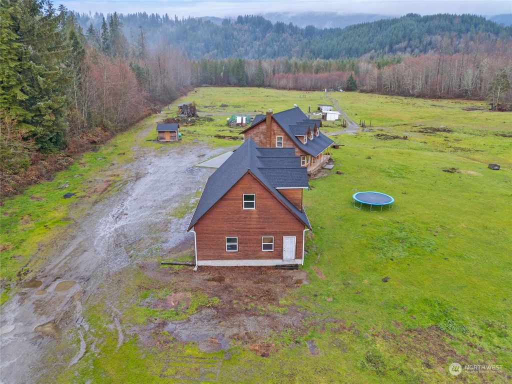 Photo of 30710 N Brooks Creek Road, Arlington, WA 98223 (MLS # 2183634)
