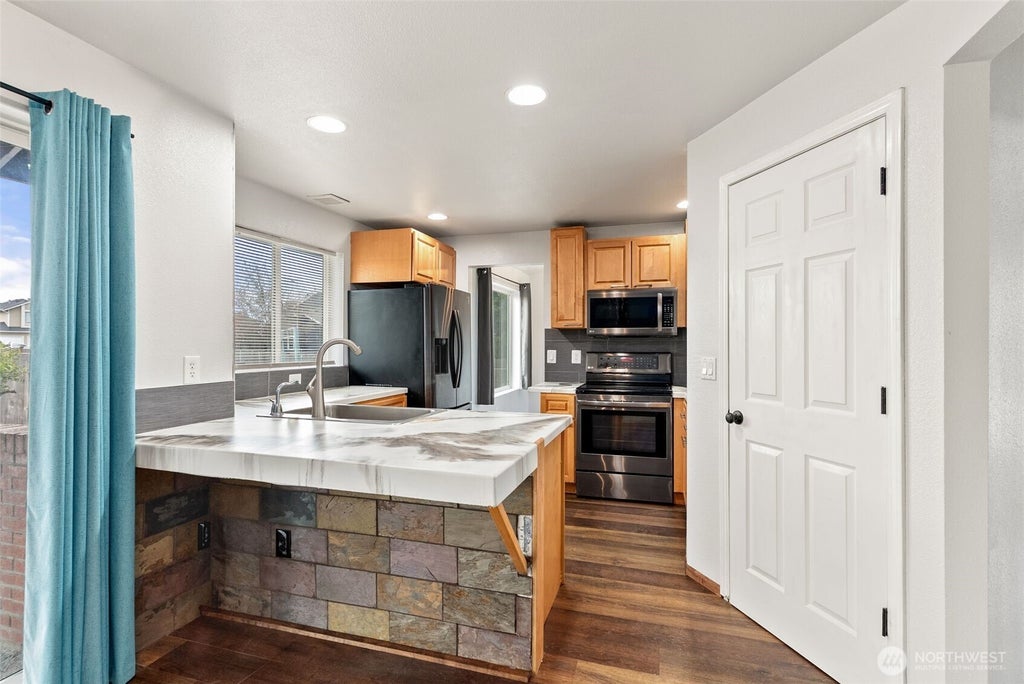 Photo of 21706 44th Avenue Ct E, Spanaway, WA 98387 (MLS # 2589889)