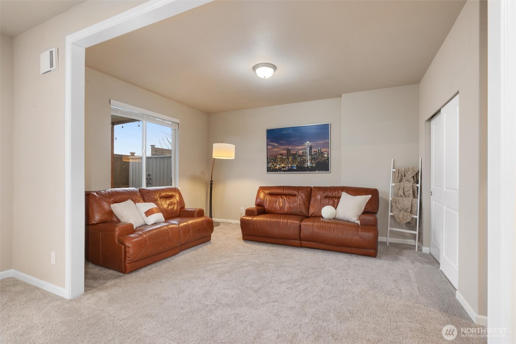 Bothell, Washington, 98021, United States, 4 Bedrooms Bedrooms, ,4 BathroomsBathrooms,Residential,Active,2037159