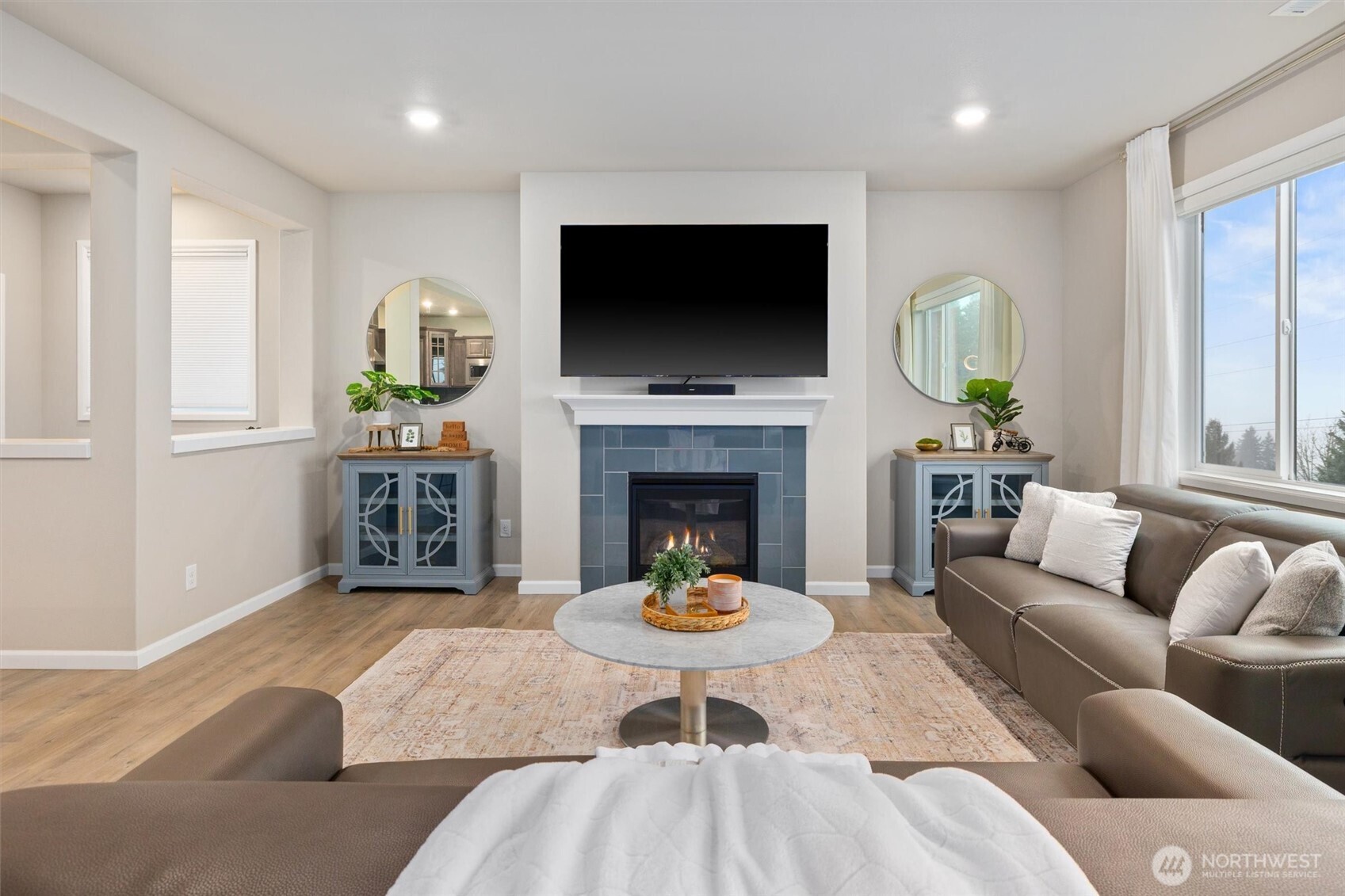 Bothell, Washington, 98021, United States, 4 Bedrooms Bedrooms, ,4 BathroomsBathrooms,Residential,Active,2037159