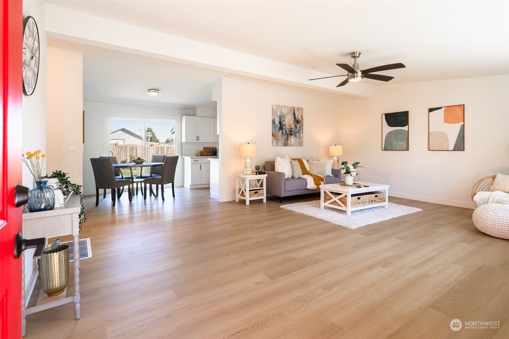 Photo of 122 5th Avenue SW, Pacific, WA 98047 (MLS # 2224357)