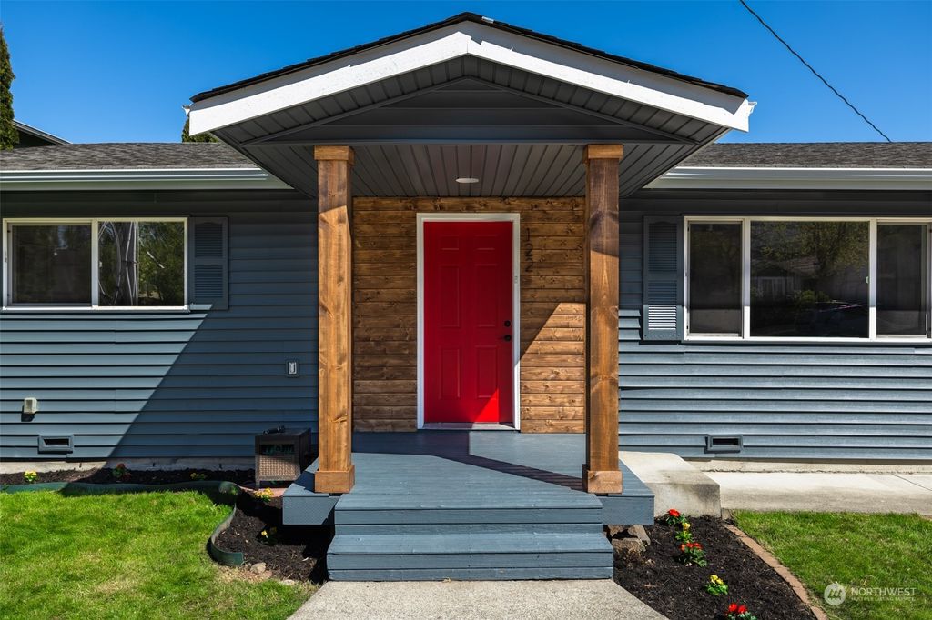 Photo of 122 5th Avenue SW, Pacific, WA 98047 (MLS # 2224357)