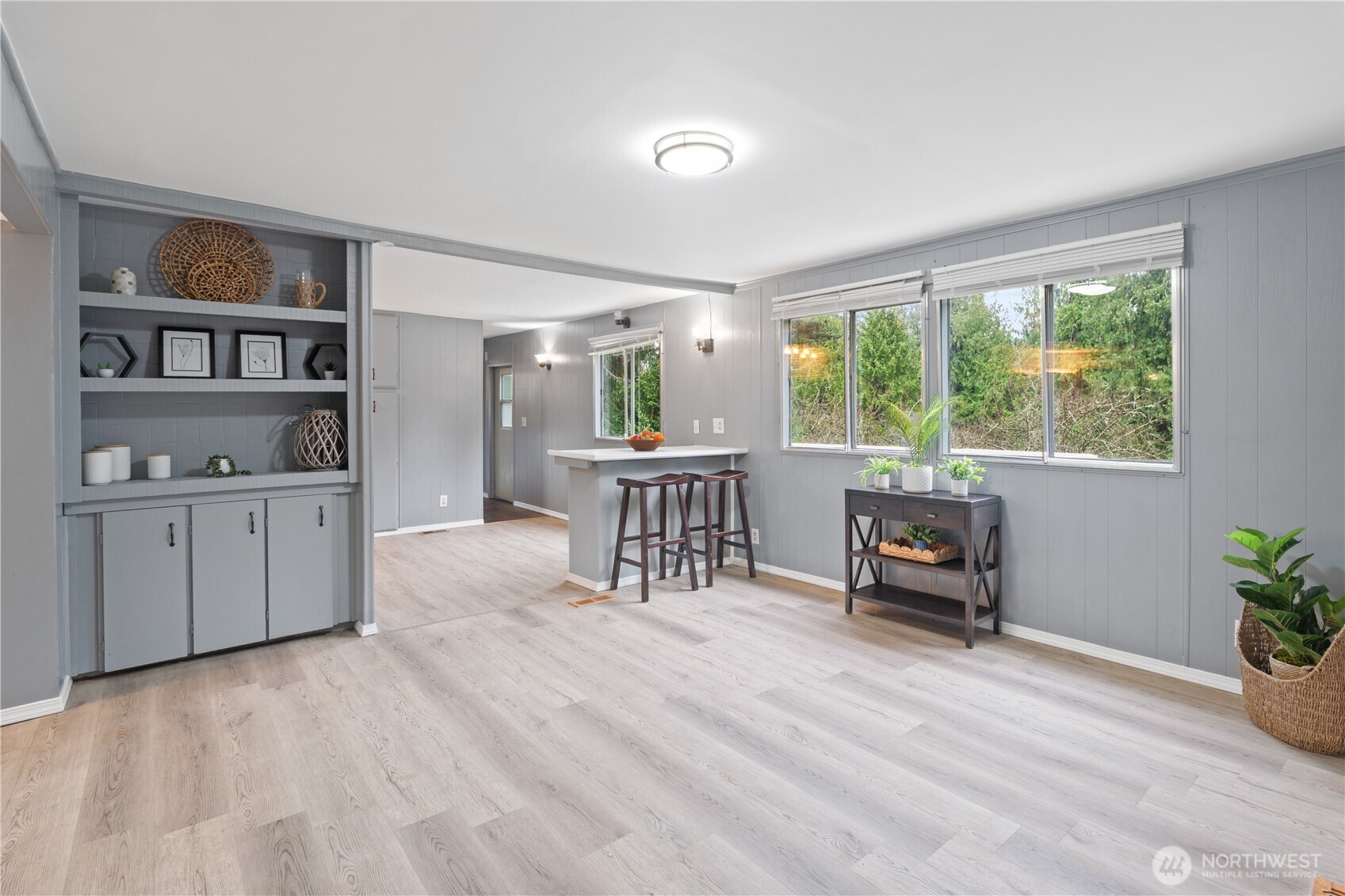 2284 Yew Street Road E-1