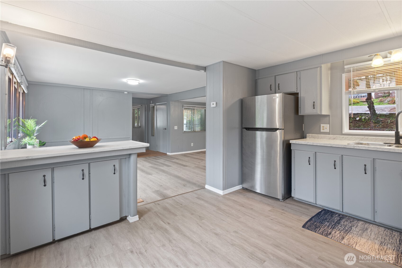 2284 Yew Street Road E-1