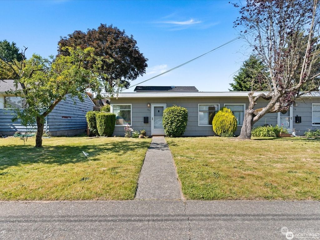 Photo of 732 -734 N 91st St, Seattle, WA 98103 (MLS # 2322361)