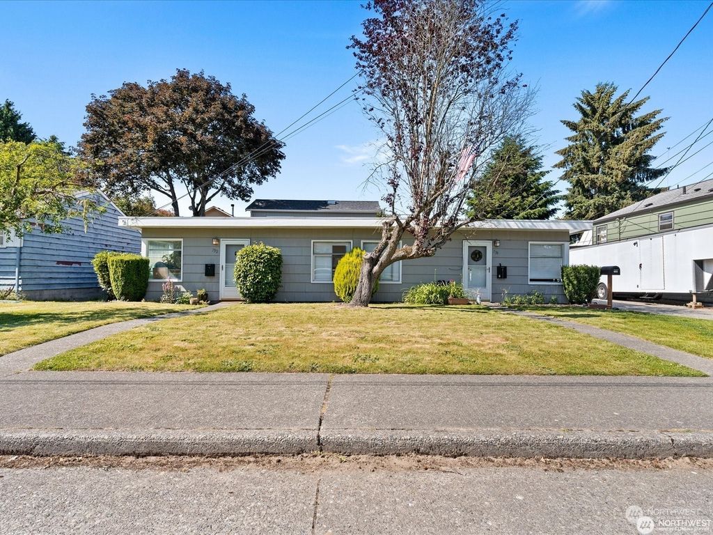 Photo of 732 -734 N 91st St, Seattle, WA 98103 (MLS # 2322361)
